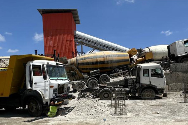 Modern concrete batching facility with 200 cubic meters daily production capacity