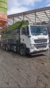 US customers ships from within the US. Outside the US, ships from HK.