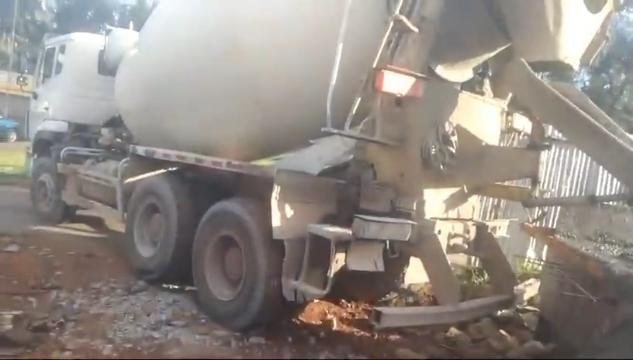 US customers ships from within the US. Outside the US, ships from HK.