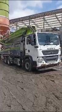 Visuals of our ready-mix concrete in use, showcasing the team, equipment, and materials in action.