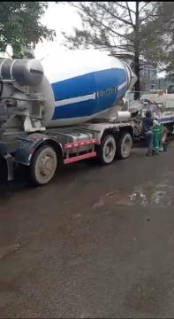 Visuals of our ready-mix concrete in use, showcasing the team, equipment, and materials in action.